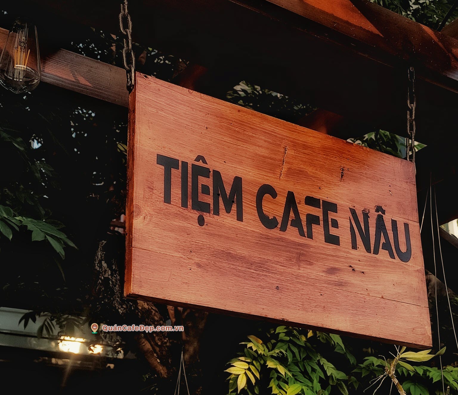 Tiệm Cafe Nâu